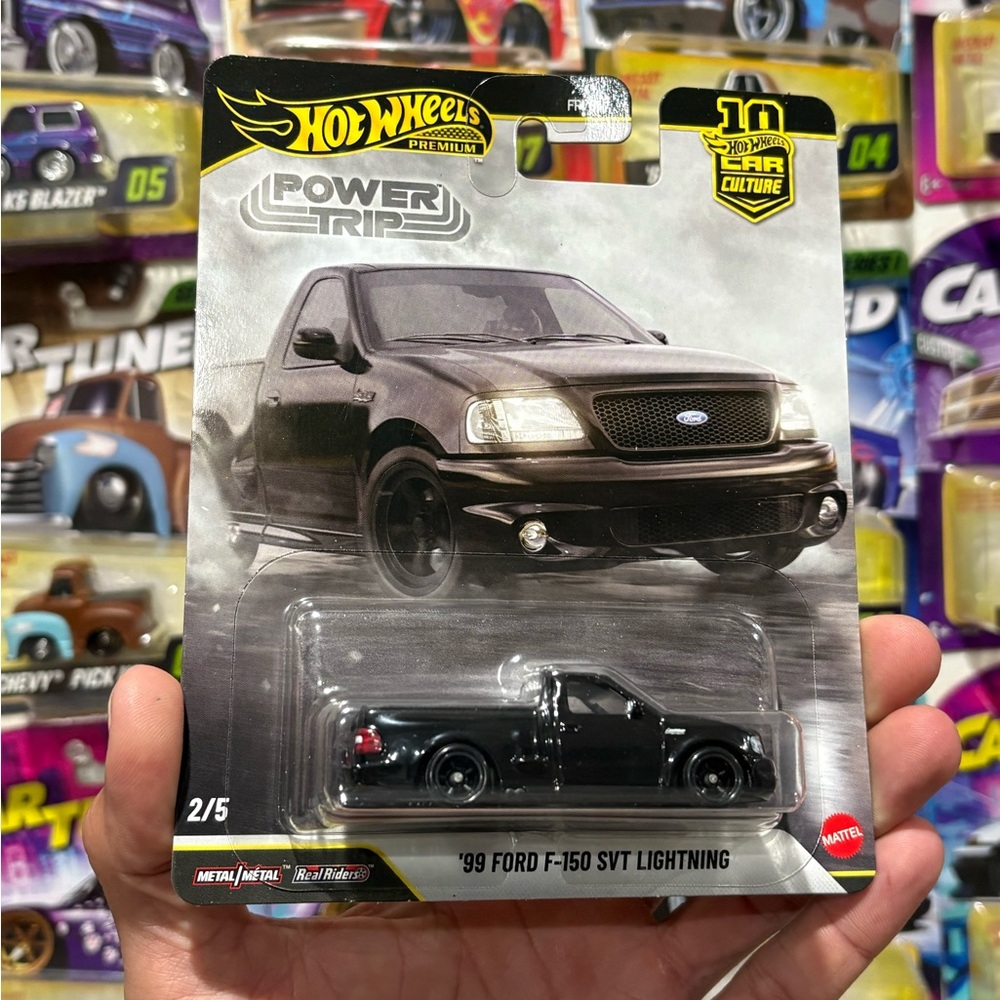 Hot wheels premium Black Ford F 150 lightning